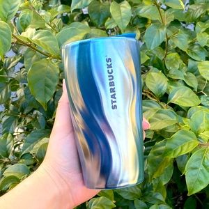 🌊Starbucks🌊16oz Wavy Tumbler